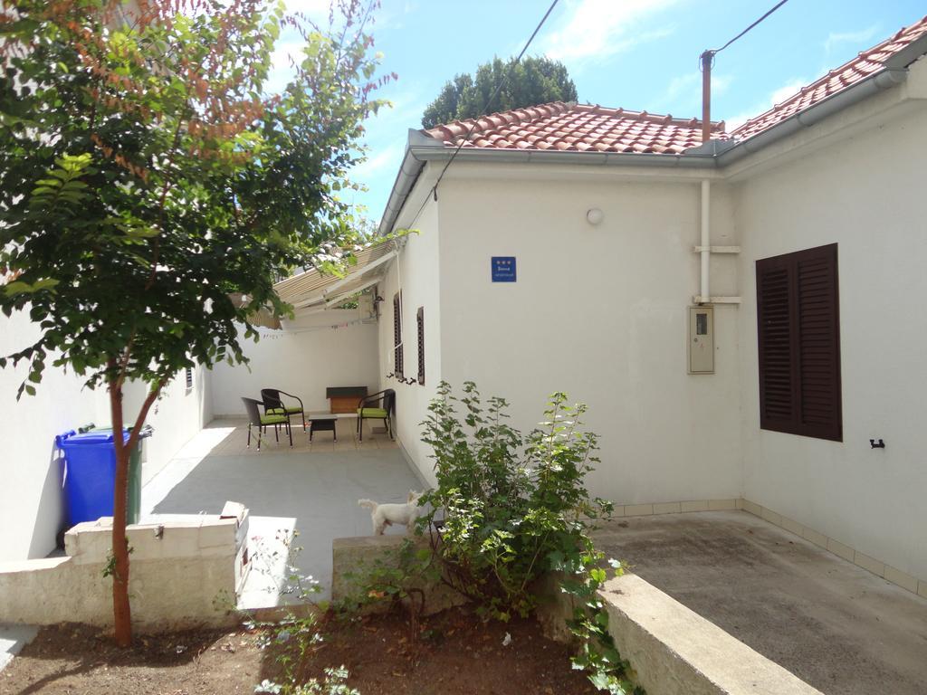 Apartment Ivana Biograd Na Moru Exterior foto
